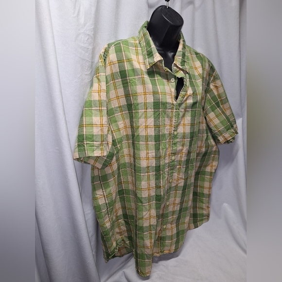 Old Navy plaid short sleeve button-down XXL - Picture 2 of 5